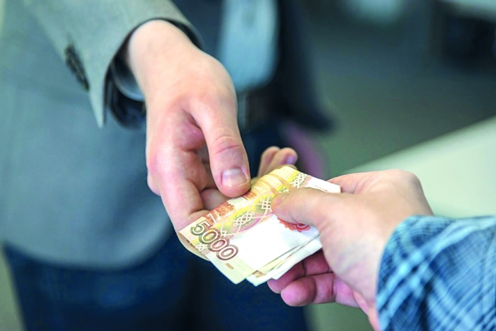 Таниш касди пул истемишзава