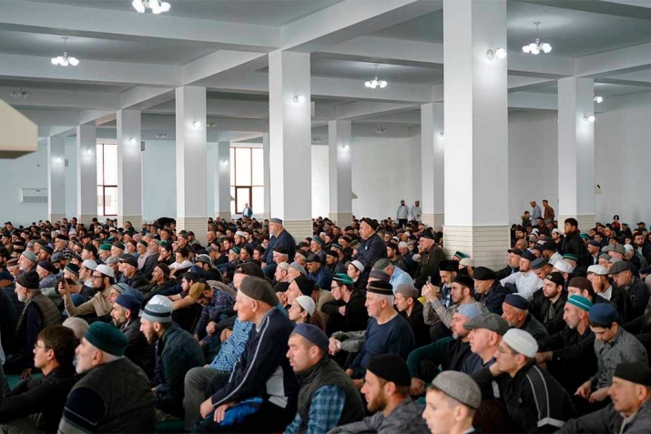 Гъизилюрталда – гIалимзабазул мажлис