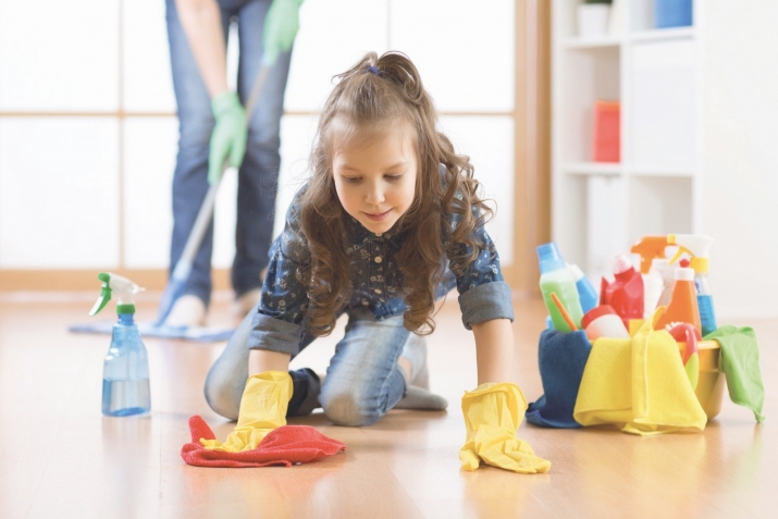 Teaching children to help their mother